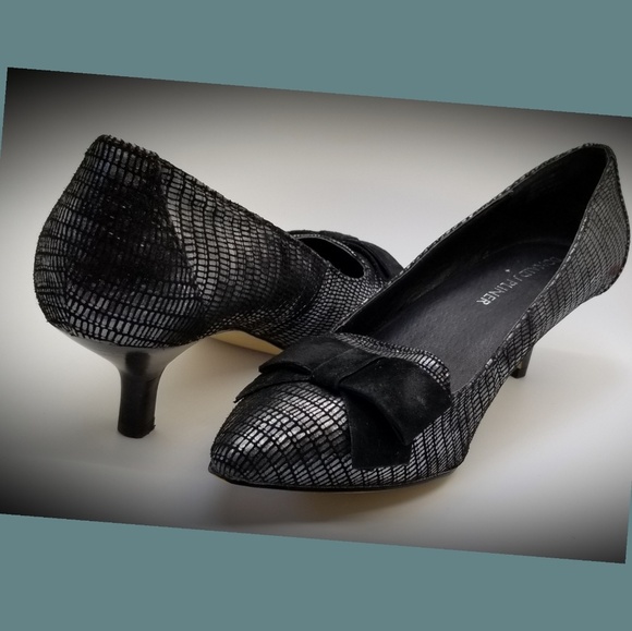 Donald J Pliner metallic lizard-print leather pump - Picture 2 of 8